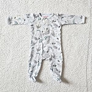 Magnetic Me onesie 3-6M